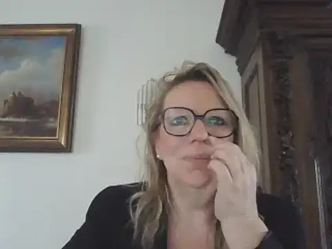 Snapshot of Silkesquirt chatting on December 2024 09:33:01 AM Silkesquirt online show from December 2024 09:33:01 AM