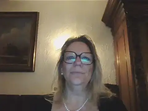 Snapshot of Silkesquirt chatting on December 2024 07:15:01 AM Silkesquirt online show from December 2024 07:15:01 AM