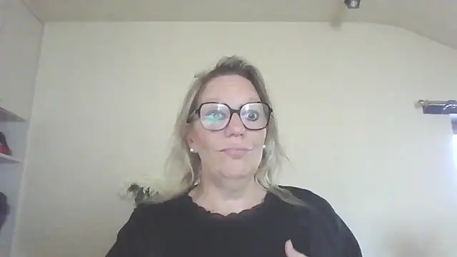 Snapshot of Silkesquirt chatting on September 2025 07:19:01 AM Silkesquirt online show from September 2025 07:19:01 AM