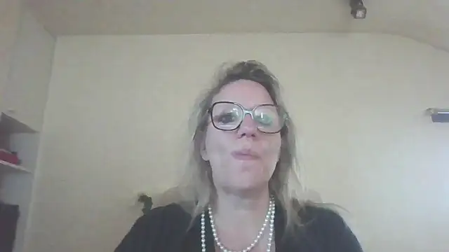 Snapshot of Silkesquirt chatting on September 2025 07:00:01 AM Silkesquirt online show from September 2025 07:00:01 AM