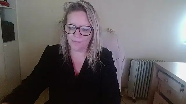 Snapshot of Silkesquirt chatting on October 2025 08:13:01 AM Silkesquirt online show from October 2025 08:13:01 AM