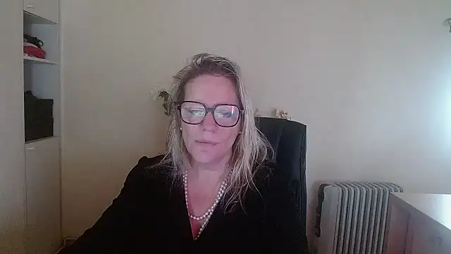 Snapshot of Silkesquirt chatting on October 2025 07:19:01 AM Silkesquirt online show from October 2025 07:19:01 AM