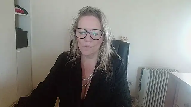 Snapshot of Silkesquirt chatting on October 2025 08:07:02 AM Silkesquirt online show from October 2025 08:07:02 AM