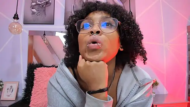 Elith noa online show from February 2025 10:59:01 PM