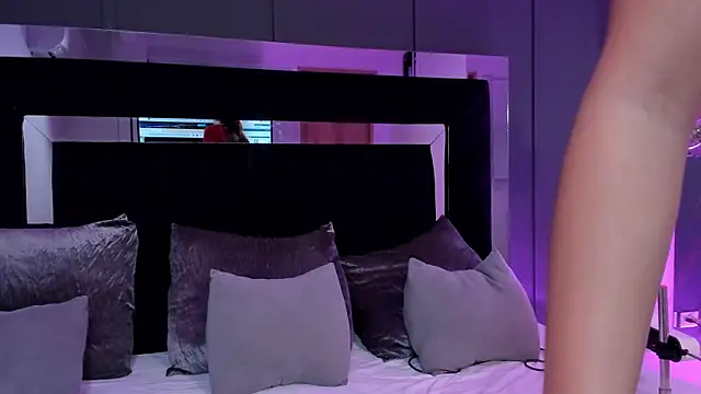 shaina vasquez online show from February 2026 11:56:02 PM