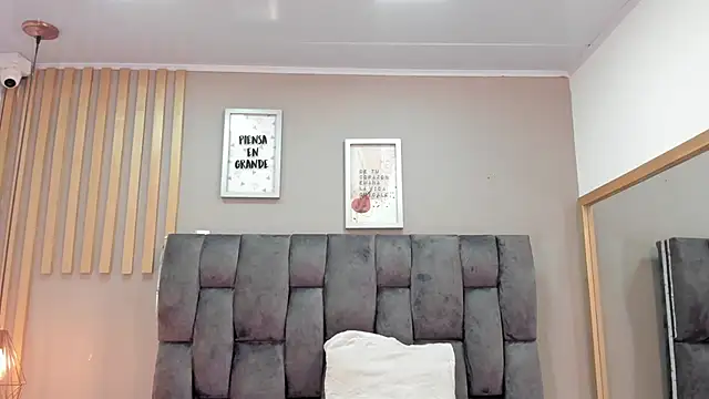 mariaa fernanda online show from November 2025 04:05:01 AM