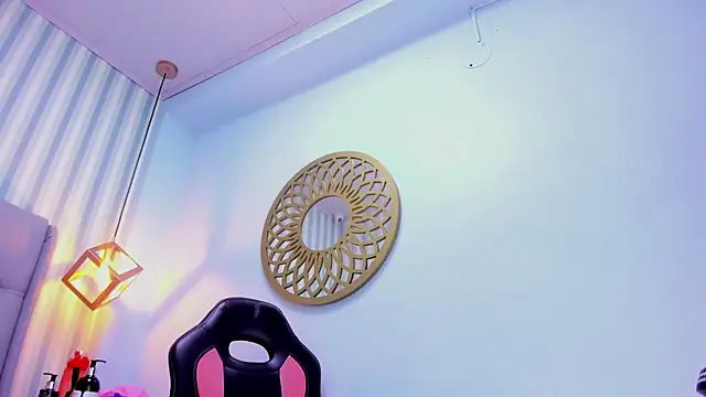 Snapshot of LINASTARK chatting on December 2024 06:32:01 AM LINASTARK online show from December 2024 06:32:01 AM