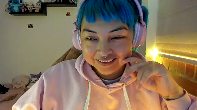 Shaddycute  online show from December 2025 12:56:02 PM