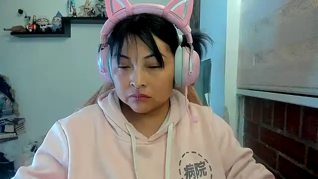 Shaddycute  online show from April 2026 05:42:02 PM