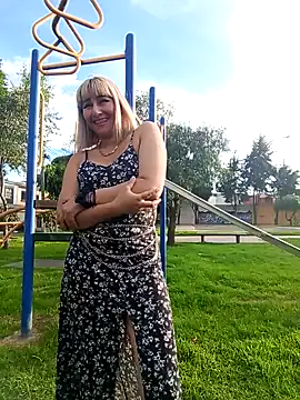 florecita9 online show from December 2024 10:00:01 PM