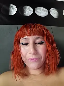 florecita9 online show from November 2025 05:48:01 PM