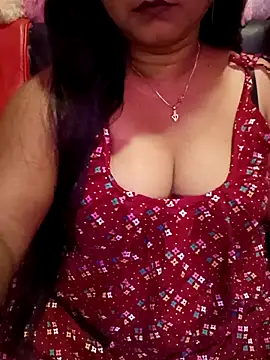 Snapshot of ella_mariya chatting on May 2026 06:57:01 PM ella mariya online show from May 2026 06:57:01 PM