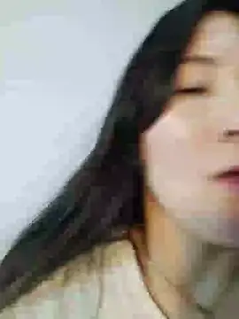 Elle Lee  online show from February 2025 04:39:02 PM