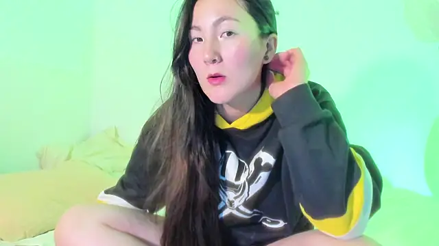 Elle Lee  online show from March 2025 06:21:02 PM