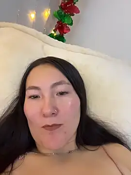 Elle Lee  online show from December 2025 04:36:01 PM