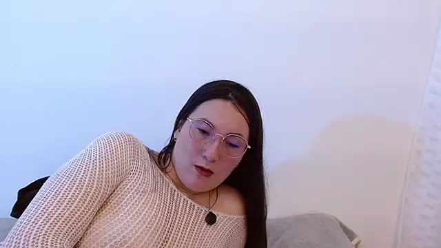 Elle Lee  online show from June 2026 03:44:01 PM