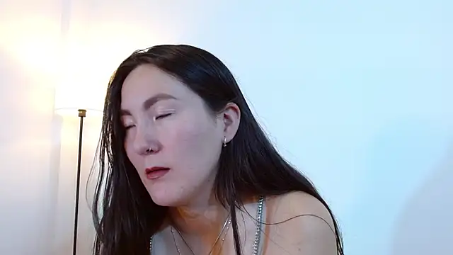 Elle Lee  online show from August 2026 04:38:02 PM