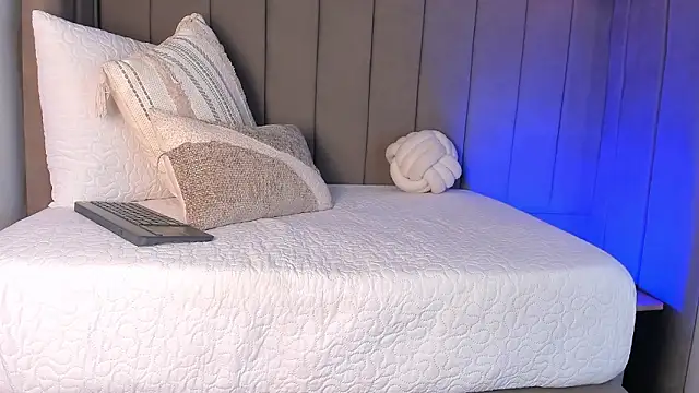 Elise Diamond online show from March 2026 02:15:02 AM