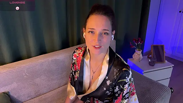 Pavlyna online show from November 2025 07:14:02 PM