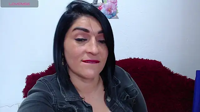 karenlennox1 online show from March 2025 11:42:01 PM