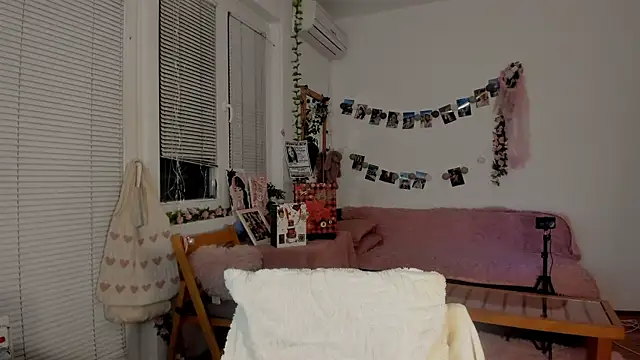 Snapshot of Jenny_darling_love chatting on December 2024 06:18:02 PM Jenny darling love online show from December 2024 06:18:02 PM