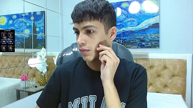 Snapshot of SkinnyBoy_ chatting on October 2025 12:38:02 PM SkinnyBoy online show from October 2025 12:38:02 PM