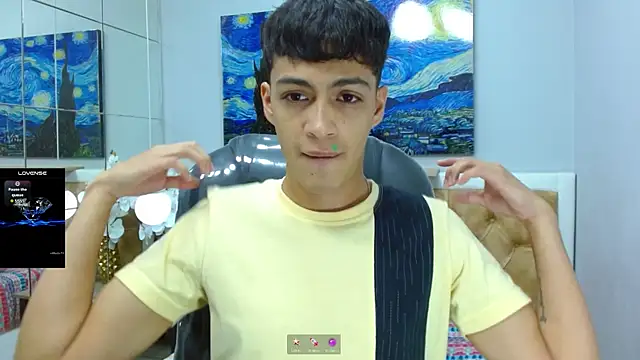 Snapshot of SkinnyBoy_ chatting on December 2025 12:10:01 PM SkinnyBoy online show from December 2025 12:10:01 PM