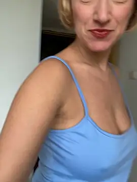 Snapshot of UmaTruewoman chatting on May 2026 05:05:02 AM UmaTruewoman online show from May 2026 05:05:02 AM