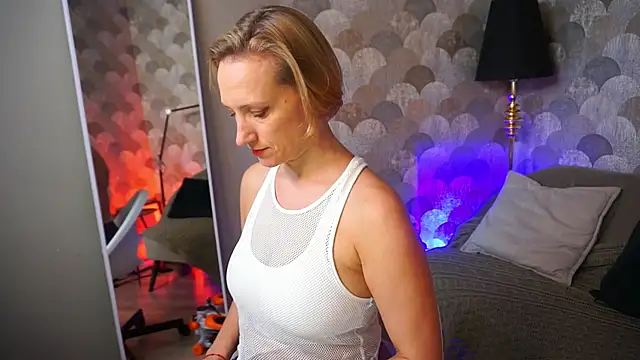 Snapshot of UmaTruewoman chatting on June 2026 05:53:02 AM UmaTruewoman online show from June 2026 05:53:02 AM