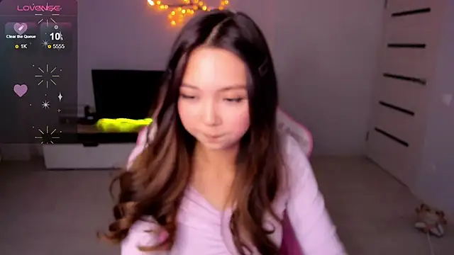 Snapshot of Fluffy_Rose chatting on October 2025 11:49:02 AM Fluffy Rose online show from October 2025 11:49:02 AM