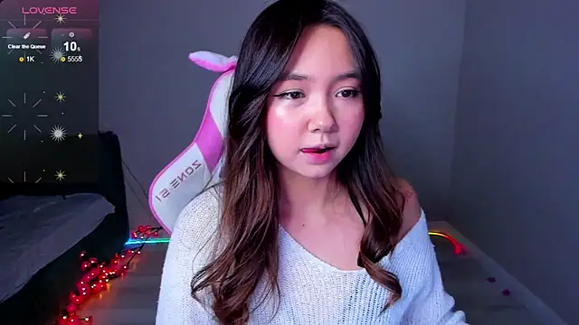 Fluffy Rose online show from November 2025 02:39:02 PM