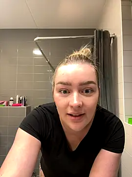 Snapshot of xX_HotCouple_Xx chatting on September 2025 06:54:01 PM xX HotCouple Xx online show from September 2025 06:54:01 PM