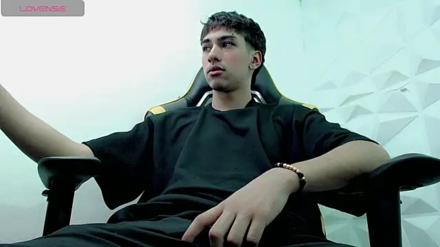 Snapshot of Jake_tripp chatting on December 2024 03:28:02 AM Jake tripp online show from December 2024 03:28:02 AM