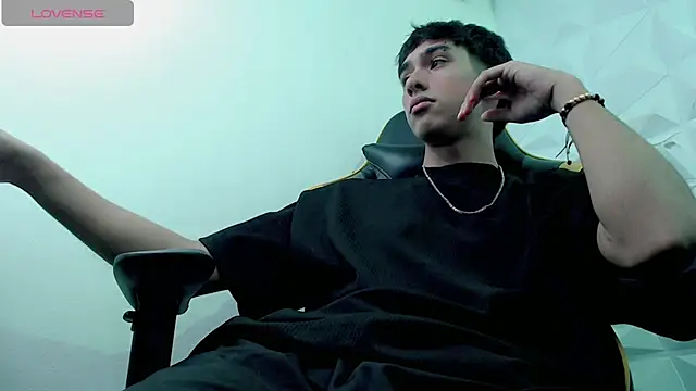 Snapshot of Jake_tripp chatting on December 2024 09:39:02 AM Jake tripp online show from December 2024 09:39:02 AM