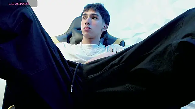 Snapshot of Jake_tripp chatting on December 2024 03:44:01 AM Jake tripp online show from December 2024 03:44:01 AM