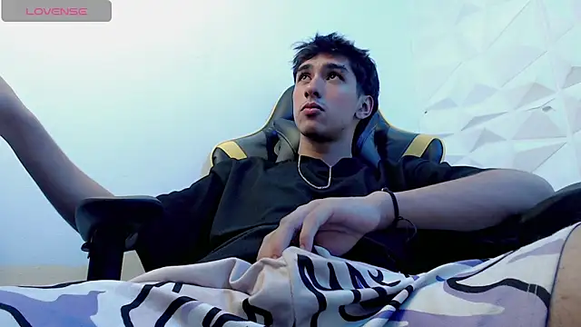 Snapshot of Jake_tripp chatting on January 2025 06:06:01 AM Jake tripp online show from January 2025 06:06:01 AM