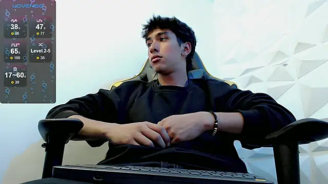 Snapshot of Jake_tripp chatting on January 2025 03:43:01 AM Jake tripp online show from January 2025 03:43:01 AM