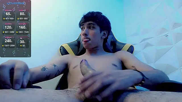 Snapshot of Jake_tripp chatting on January 2025 04:20:01 AM Jake tripp online show from January 2025 04:20:01 AM