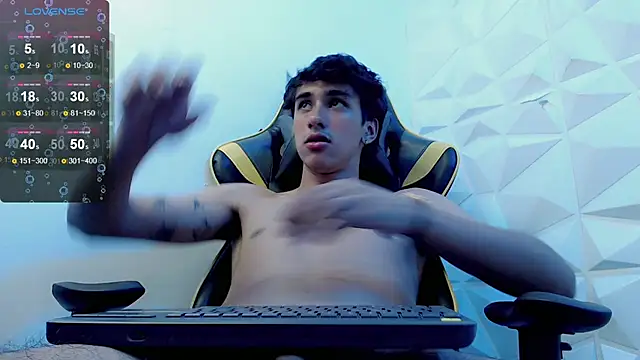 Snapshot of Jake_tripp chatting on January 2025 07:07:01 AM Jake tripp online show from January 2025 07:07:01 AM