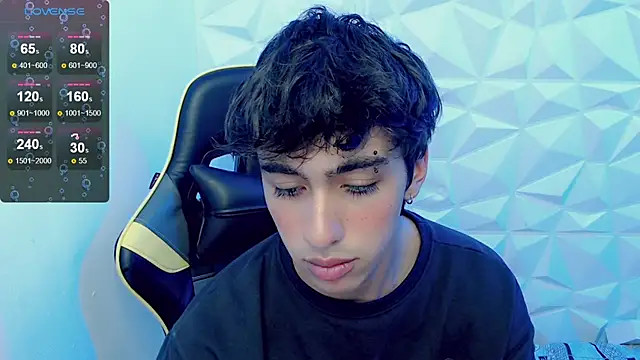 Snapshot of Jake_tripp chatting on February 2025 04:01:02 AM Jake tripp online show from February 2025 04:01:02 AM