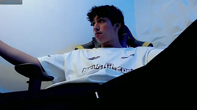 Snapshot of Jake_tripp chatting on February 2025 03:50:01 AM Jake tripp online show from February 2025 03:50:01 AM