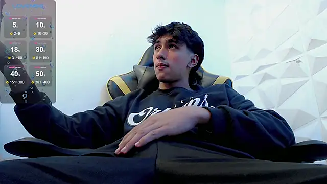 Snapshot of Jake_tripp chatting on February 2025 06:15:02 AM Jake tripp online show from February 2025 06:15:02 AM