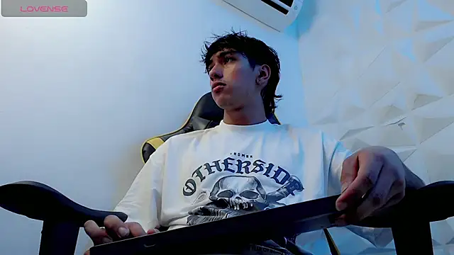 Snapshot of Jake_tripp chatting on March 2025 03:04:01 AM Jake tripp online show from March 2025 03:04:01 AM