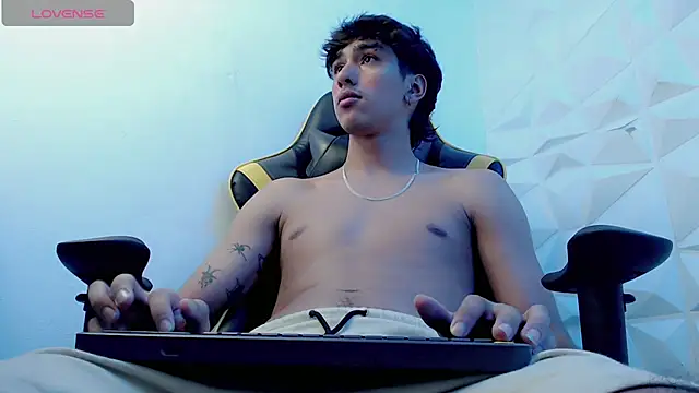 Snapshot of Jake_tripp chatting on March 2025 06:09:01 AM Jake tripp online show from March 2025 06:09:01 AM