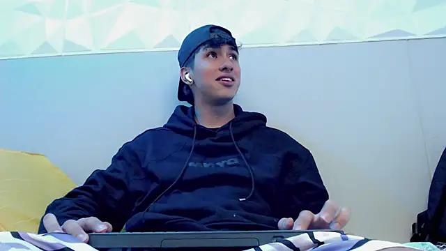 Snapshot of Jake_tripp chatting on September 2025 03:54:01 AM Jake tripp online show from September 2025 03:54:01 AM