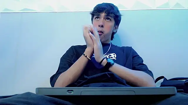 Snapshot of Jake_tripp chatting on October 2025 05:07:01 AM Jake tripp online show from October 2025 05:07:01 AM