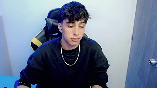 Snapshot of Jake_tripp chatting on November 2025 03:34:01 AM Jake tripp online show from November 2025 03:34:01 AM