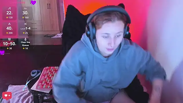 bonnie moon  online show from February 2026 02:40:02 PM