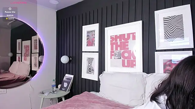 Kayla stern  online show from November 2025 07:35:02 PM