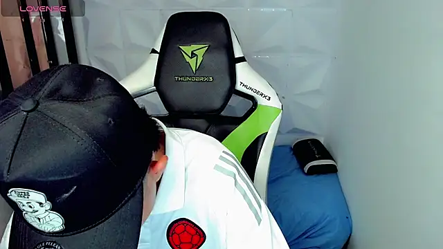 Snapshot of bby_santi chatting on December 2024 12:54:02 PM bby santi online show from December 2024 12:54:02 PM